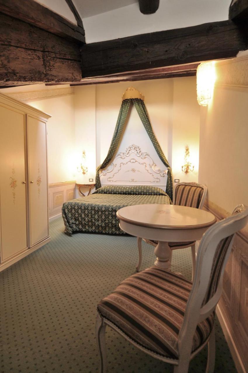 Hotel Mezzo Pozzo Venecia